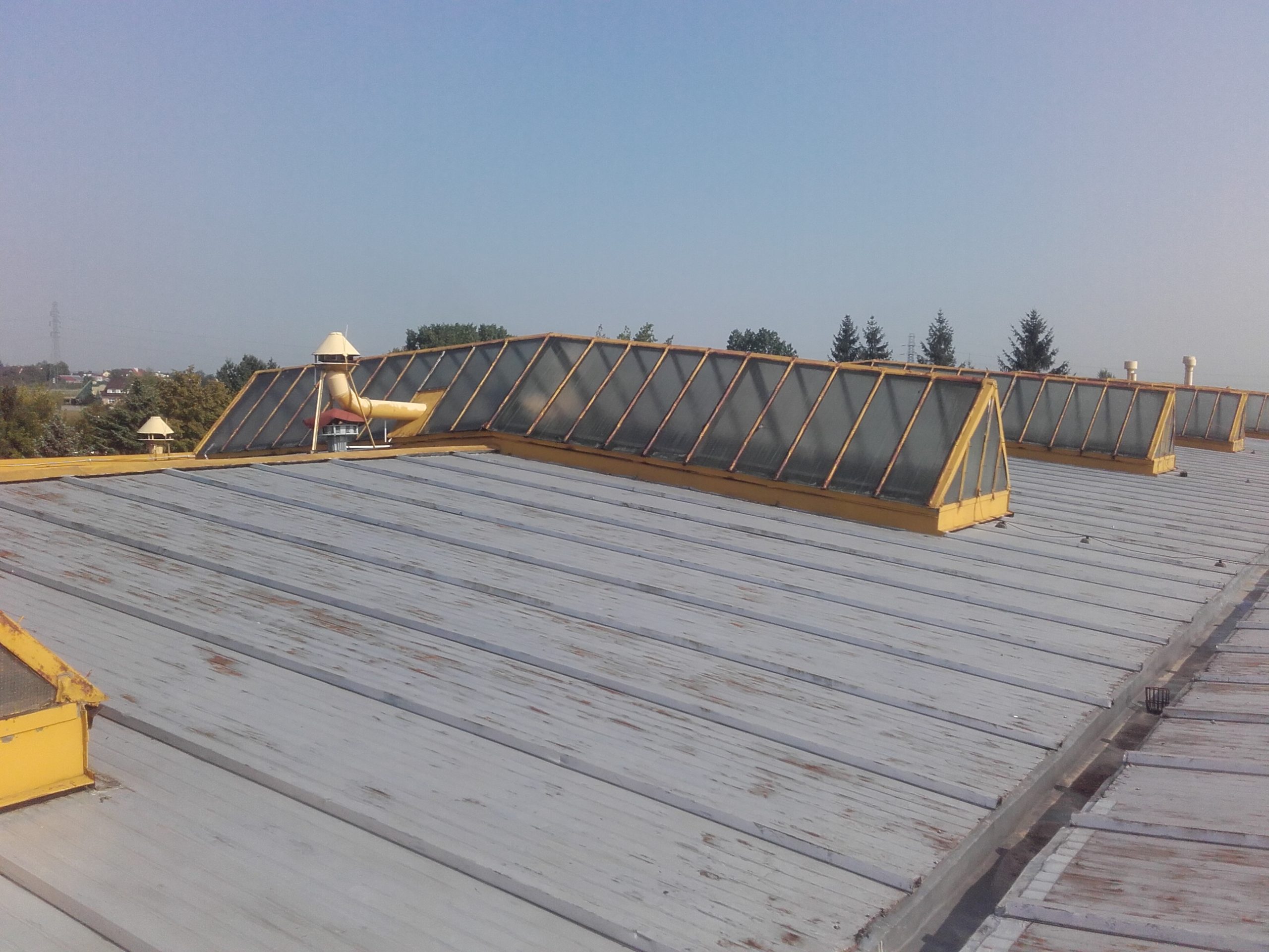 Demontaż starego pokrycia dachu i montaż termoizolacji dachu